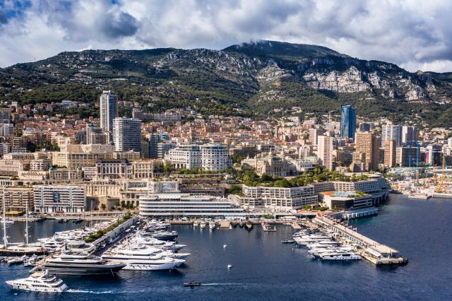 Le Yacht Club de Monaco dispose de trois restaurants, d’un bar, de cinq chambres et d’un espace wellness.