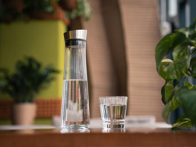 Les restaurateurs doivent fournir gratuitement de l'eau potable à leurs clients.