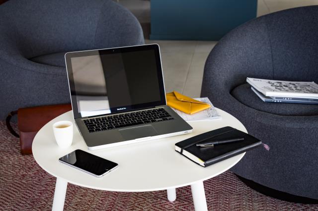 Situé au rez-de-chaussée de chaque hôtel Okko, l’espace « Club » a été pensé pour coworker, networker, boire et grignoter.