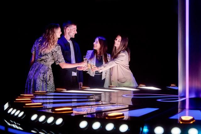 La Quizz Room est équipée d'une table interactive permettant aux participants de répondre aux questions posées. 