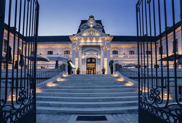 Le magistral Hôtel de la Cité Royale occupe l'ancien Palais de Justice de Loches.