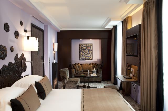 Une chambre avant rénovation des Jardins de la VIlla, premier 4 étoiles du groupe Alfred Hotels.