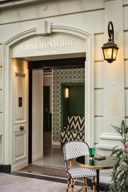 L’hôtel Observatoire Luxembourg, à Paris, rouvre ses portes après rénovation.