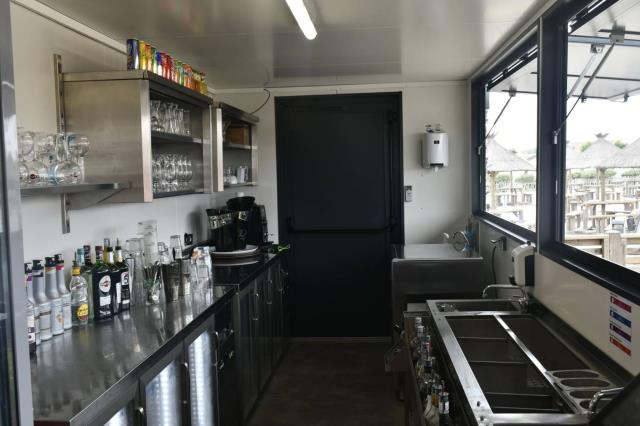 Pour un conteneur, il faut compter deux à trois mois pour l'aménagement et la livraison.