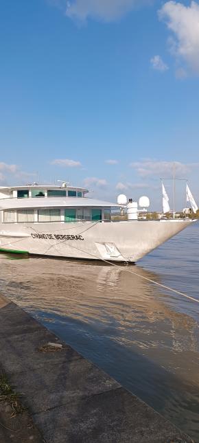 Le bateau. 