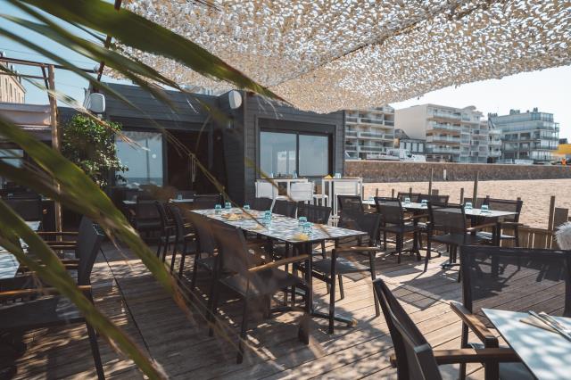 Assemblés et habillés, les conteneurs ne laissent rien paraître de leur nature… Au besoin, ils peuvent être démontés relativement rapidement. 