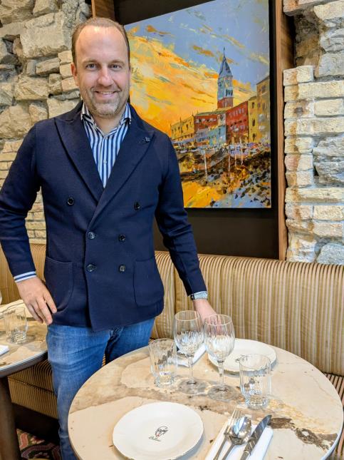  L’amour du territoire, du patrimoine et du métier chevillé au corps, Charles-Henri Ducret a ouvert le 10 décembre une nouvelle brasserie bistronomique, 100 % italienne, le Bellini.