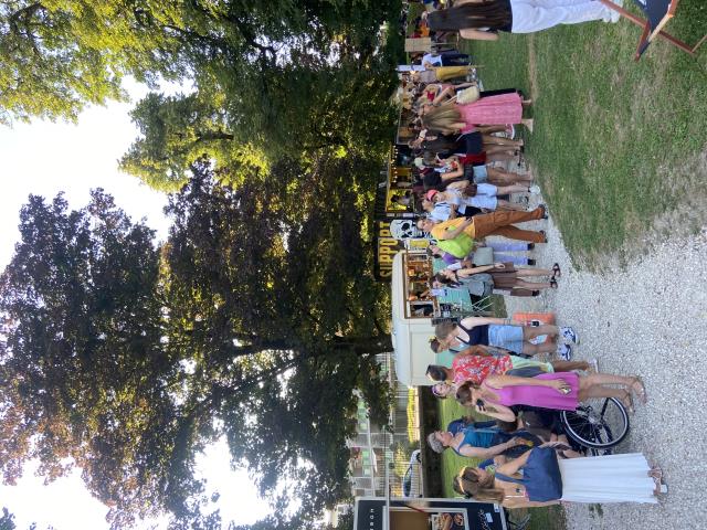 Le Domaine de Marlioz multiplie les expériences dans son parc : ciné en plein air, food-truck, sylvothérapie…