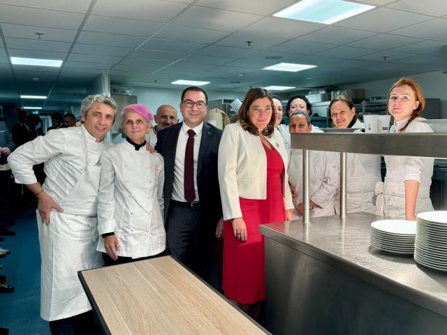 Pour la 11e édition du Dîner de chefs de Teritoria, les cuisines étaient dirigées par une équipe...