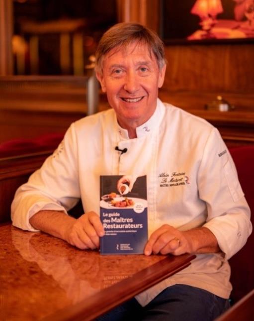 Alain Fontaine, président de l'AFMR, présente la 9e édition du guide des Maîtres restaurateurs. 