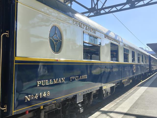 Une rame historique de l'Orient Express était exposée à la gare d'Austerlitz à Paris, les 20 et 21 septembre