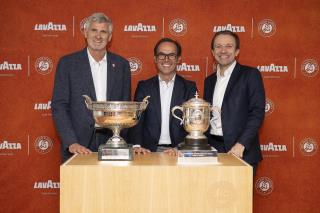 Gilles Moretton, Président de la FFT, Pietro Mazzà, Directeur Général de Lavazza France, et Stéphane Morel, Directeur Général de la FFT.