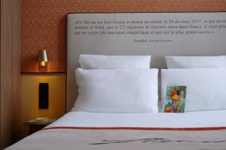 Une chambre de l’Hôtel Littéraire Stendhal à Nancy.