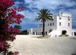 La Masseria San Domenico comporte un bâtiment datant du XVe siècle.