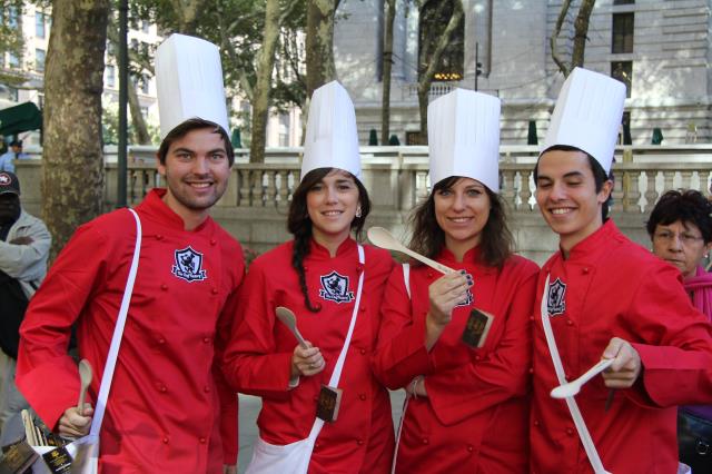 Les élèves de la 'Chef Factory'(fabrique de chefs) venus fair découvrir la ville de Lyon au Newx-Yorkais.