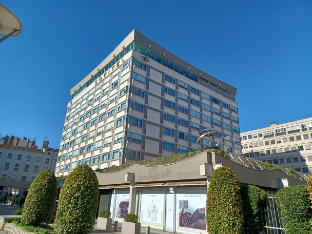 Ouvert en 1969, le Sofitel Lyon Bellecour compte 164 chambres