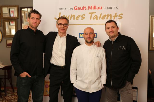 De gauche à droite : Alexandre Mazzia, Côme de Cherisey, directeur général du Gault&Millau, Antoine Gandon et Benjamin Collombat.
