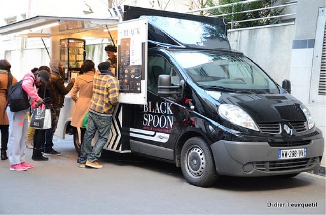 Black Spoon fait (re)découvrir la gastronomie africaine aux Franciliens.