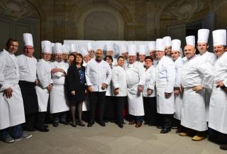 Les membres de l'association Les Étoiles d'Alsace qui ont réalisé le dîner, avec le Vosgien...