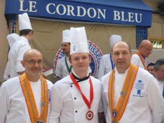 Jérémy Cannessan entouré de Jean-Jacques Tranchant et Franck Poupard.