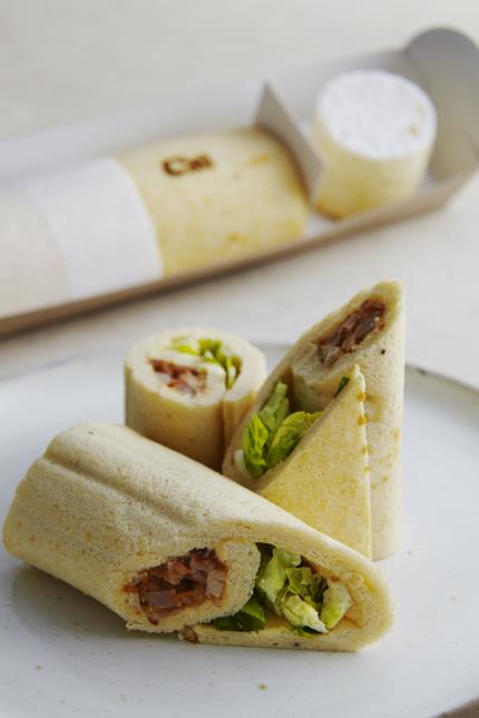 Roll-sandwich au poulet teriyaki.
