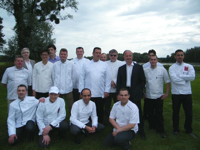 Les 26 membres de Cusine en Loir-et-Cher se sont réunis le 2 juin au golf de Cheverny pour les trente ans de l'association.