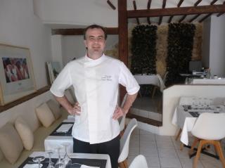 Dernier arrivé, Didier Hostein est le premier restaurateur de Villefranche-sur-Mer à décrocher le...