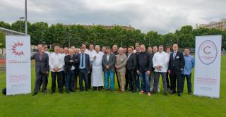 Les membres du Collège culinaire de France réunis au Stade d'Issy pour le lancement du premier...