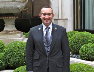 Assistant chef concierge du Four Seasons Hôtel George V à Paris, Philippe Verdumo préside également...