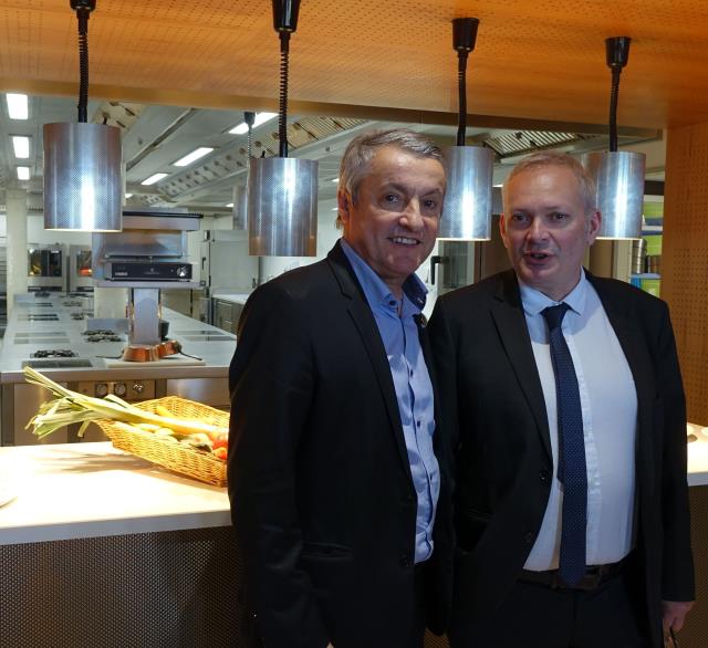 Christian Vabret, MOF boulanger, devenu hôtelier depuis le rachat du fonds du château de Salles à Vezac accueillait l'UMIH 15 présidé par Thierry Perbet. Christian Vabret a lancé un partenariat avec l'Institut Paul Bocuse pour une formation de cuisinier (