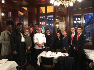 La classe du lycée de Guyancourt avec Pascal Jounault de la brasserie Lipp