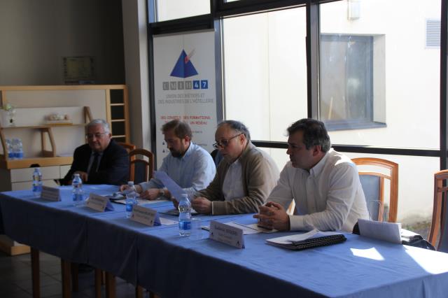 Jean-François Blanchet (au centre) présentait avec Marc Duverneuil le vice-président (à sa droite) le compte-rendu de l'année 2016.