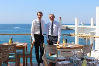 de g. à d., Marc Dussolier, propriétaire et Christophe Prosper, directeur du restaurant 'Le...