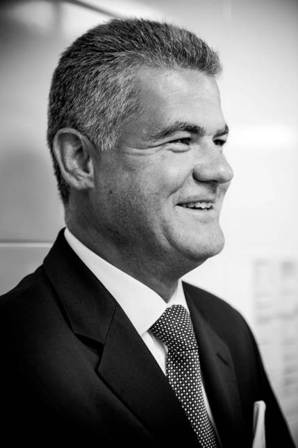 Pour Denis Courtiade, directeur du restaurant gastronomique du Plaza Athénée à Paris,  « transmettre, c’est un devoir ». 