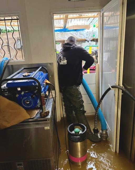 Cinq pompes à eau et les batardeaux ont protégé la Guinguette de l'Aubraie du naufrage pendant la terrible tempête Nils.