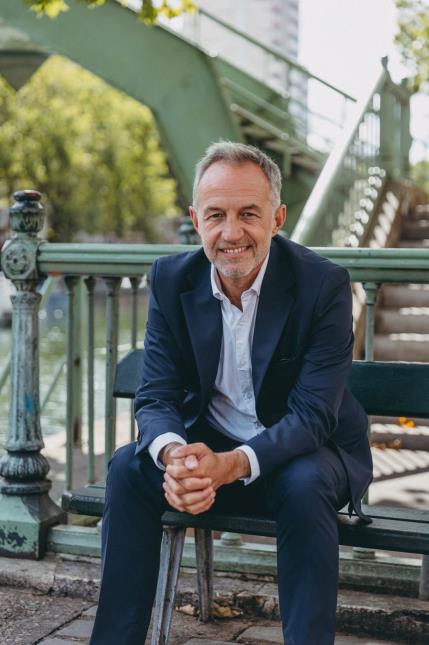 Emmanuel Grégoire, candidat à la mairie de Paris : "Je veux un dialogue régulier et structuré avec la Ville et les professionnels [des CHR], notamment via des comités de filière."