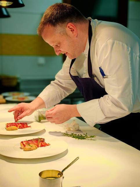 Olivier Cloteau, nouvel étoilé Michelin 2026 au restaurant Le Puy Tilleul, Domaine de Tournemire