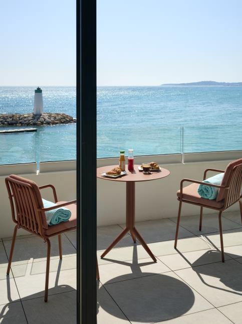 Vue sur la Méditerranée au Marina Baie des Anges Hôtel, Curio Collection,