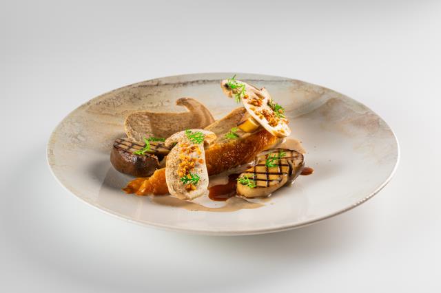 La volaille et la Champagne racontées par Philippe Mille, chef doublement étoilé au restaurant...