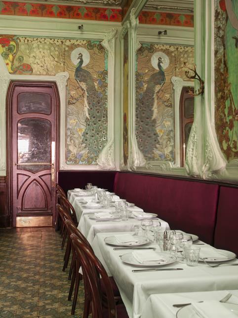 Le décor des bouillons historiques participe aussi de leur attrait, selon Pascal Le Bihan, directeur général du Bouillon Julien.