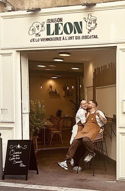 Maëva Gravouil et Jeffrey Marecaille ont réuni chez Maison Léon leurs deux passions : la pâte à croissant et la mixologie.