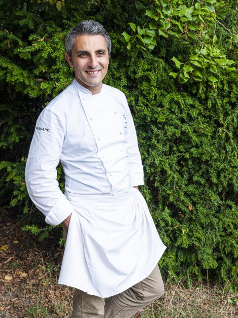 « Pour chacun de nos menus, nous fournissons la liste de nos producteurs aux clients qui le souhaitent », explique  Rémi Chambard, chef doublement étoilé du restaurant Le Corot.