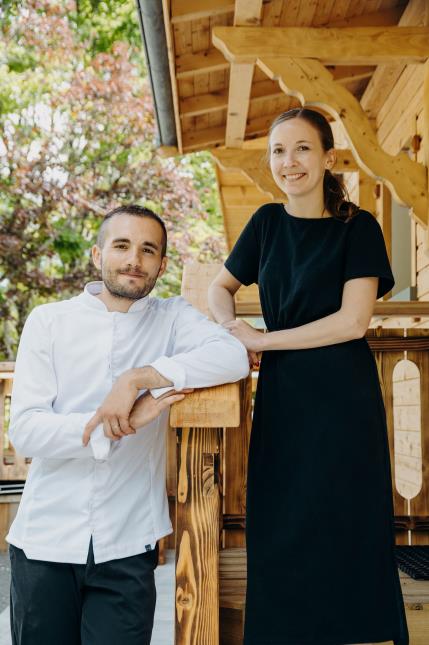 Thomas Flachaire a imposé une vision radicale : quatre tables, une cuisine d’auteur et un duo...