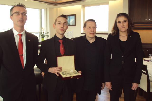 Christophe Bodéré, enseignant à l'Utec, Florent Maria-Galvao, Joseph Trotta et Aurélie Chevais, vice-présidente de l'APEB