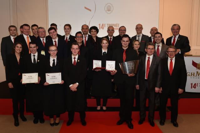 Finalistes, professeurs, acteurs et partenaires réunis.