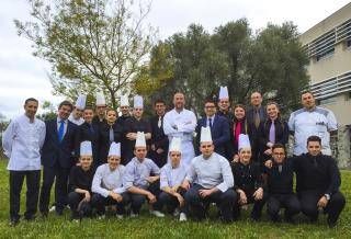 Autour des deux parrains de promotion (Philippe Zerah et Jean-François Bérard), le chef...