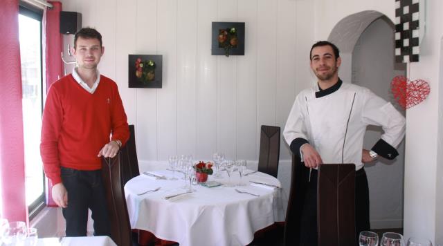 Pierre Lorin, gérant, et Benoît Simian, chef de cuisine, viennent d'ouvrir leur établissement, le Riviera III.