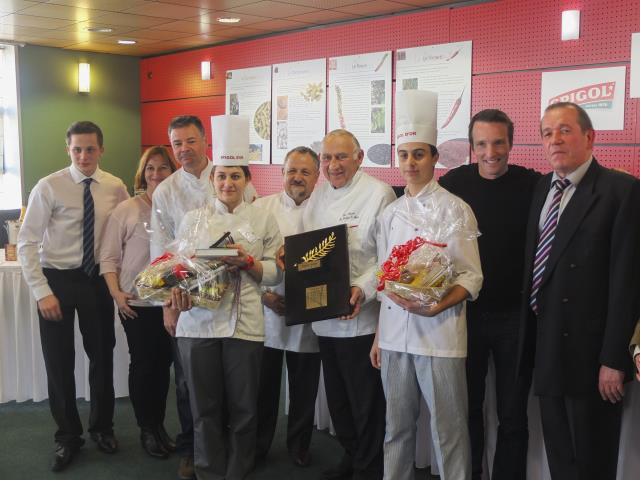 Fiona Depuiset et une partie du jury : le lauréat 2012 Maxime Lourdelle, les chefs Guillaume Sourrieu, René Bérard et René Bergès, Stéphane Rotenberg et Jacques Dal Pra, directeur commercial de Spigol