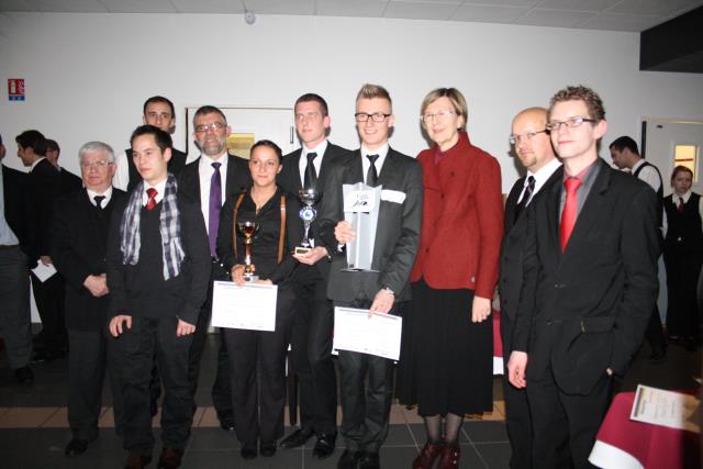 Le gagnant, Florian Lepage, entouré des participants et des organisateurs