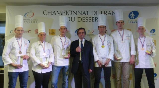 De gche à dte : 3e junior Alexandre Blay, lauréate junior Anne-Sophie-Bercet, 2e junior  Jean-Baptiste Dichiara, Olivier Roellinger, 3e professionnel Philippe Tayac, 2e professionnel Maxence Barbot, et lauréat professionnel Rémi Toujat.